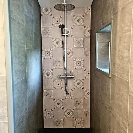 Chaleureux 80m2 アパート *